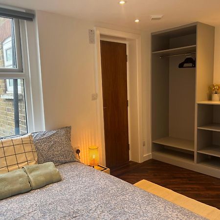 Spacious Battersea Rooms And Apartments London Exterior photo