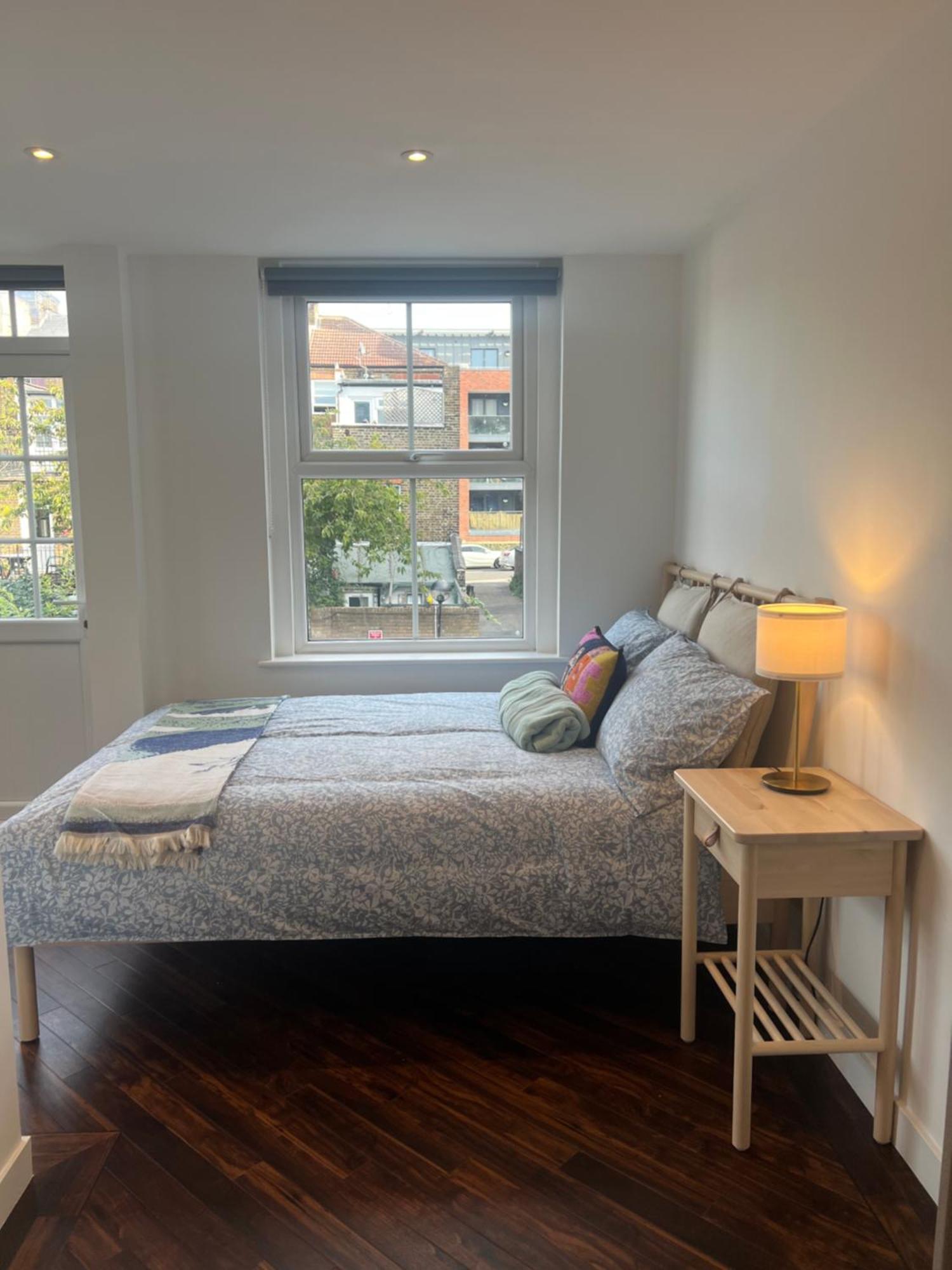 Spacious Battersea Rooms And Apartments London Exterior photo