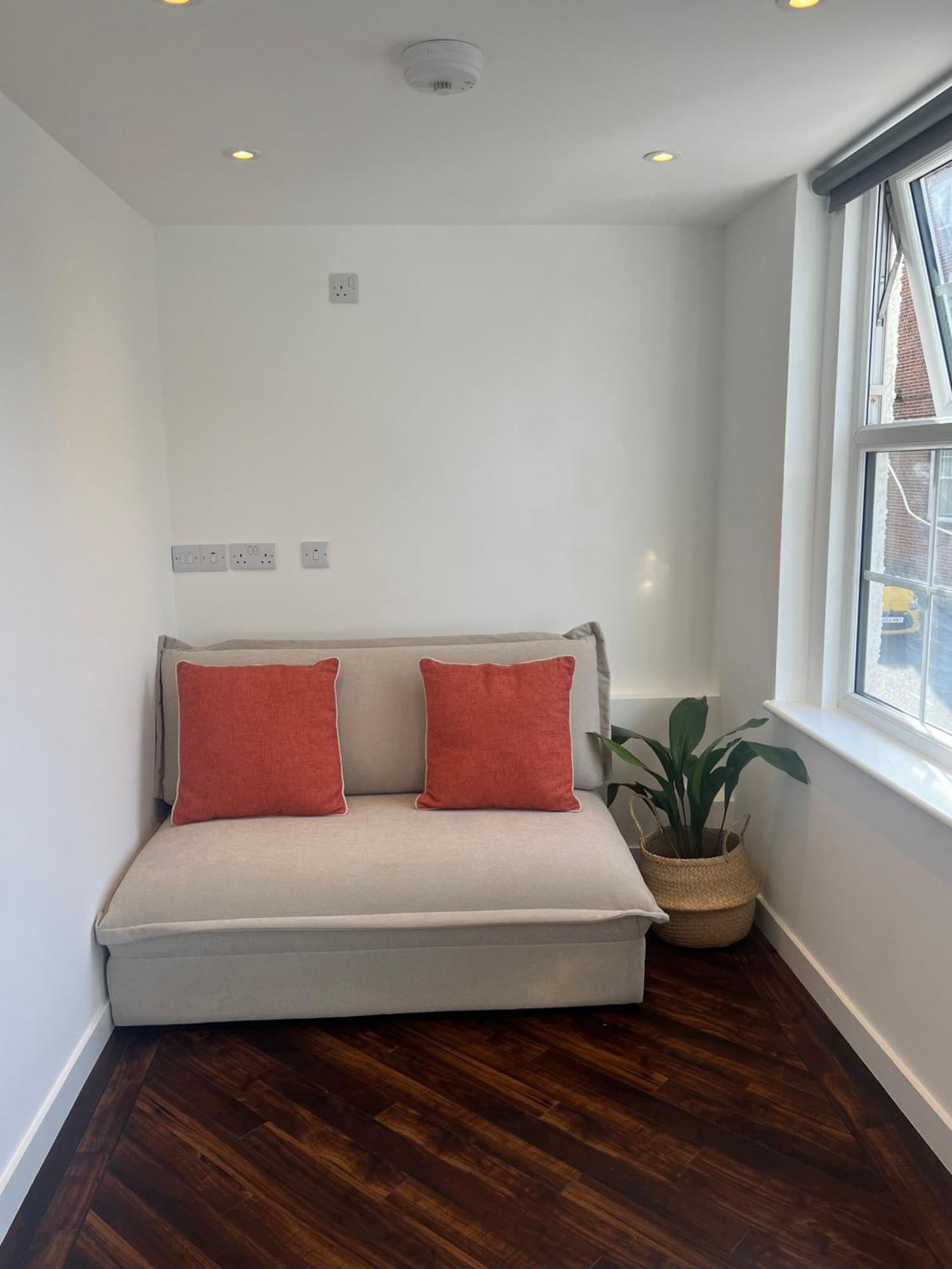 Spacious Battersea Rooms And Apartments London Exterior photo