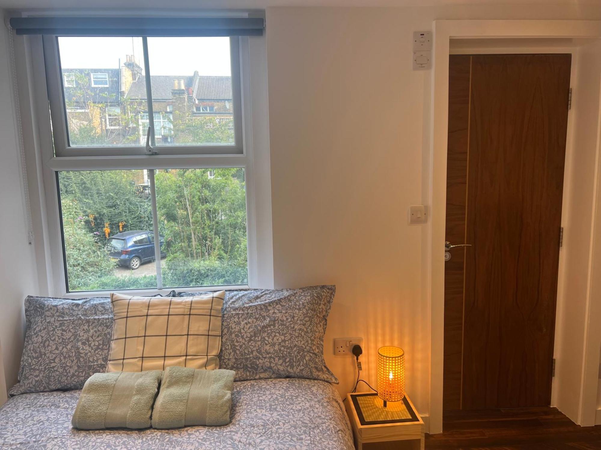 Spacious Battersea Rooms And Apartments London Exterior photo