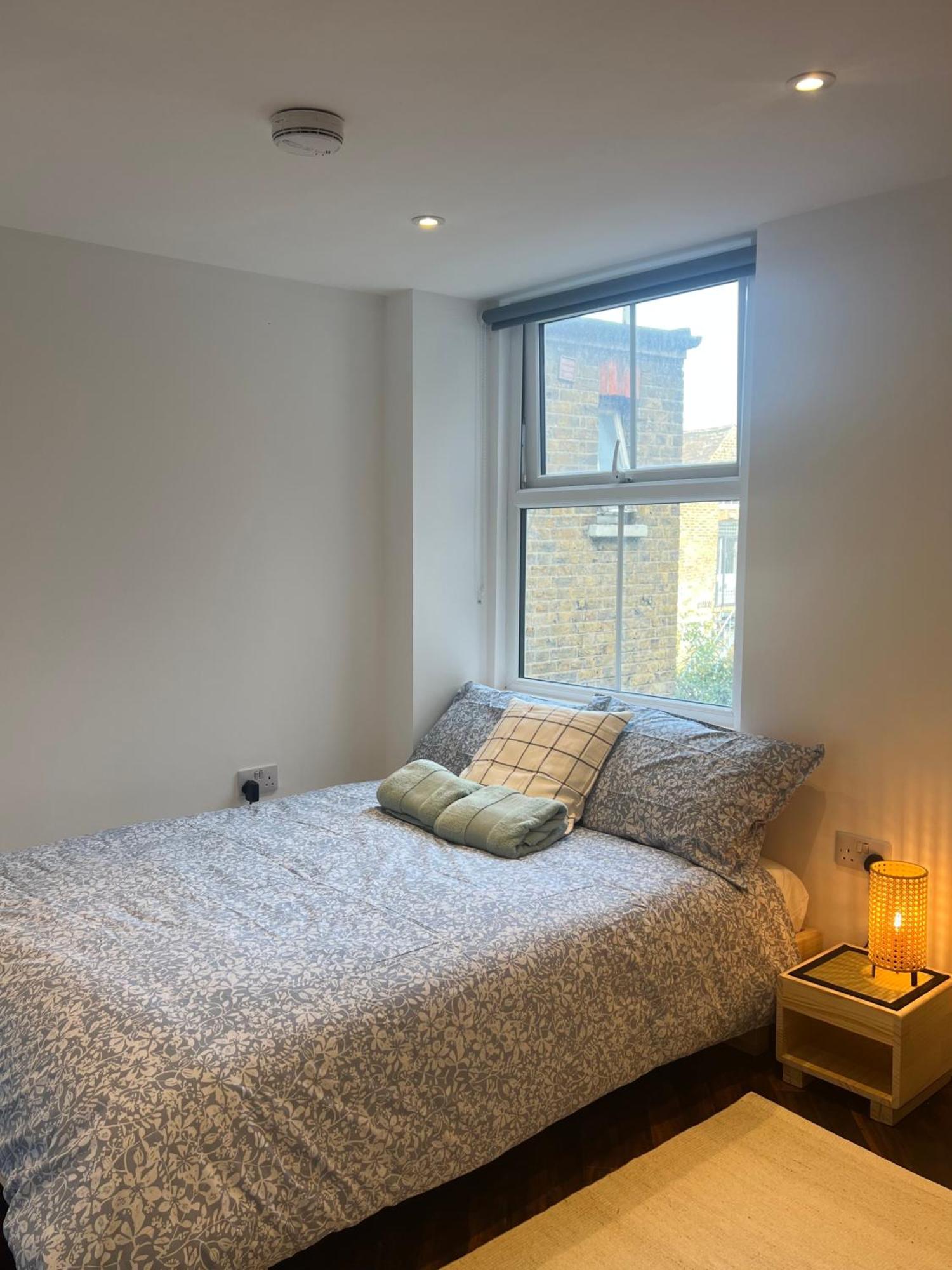 Spacious Battersea Rooms And Apartments London Exterior photo